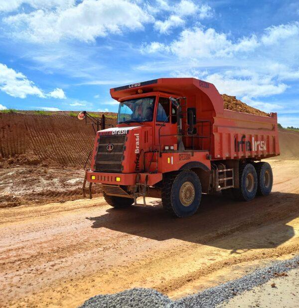 Liderança em caminhões articulados